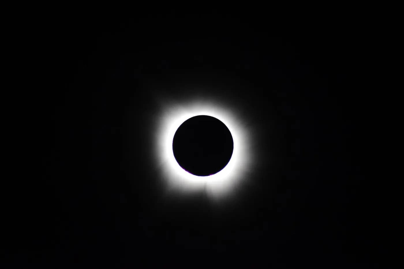 Eclipse solar total del 12 de agosto: dónde se verá en España — ilustración de astronomía